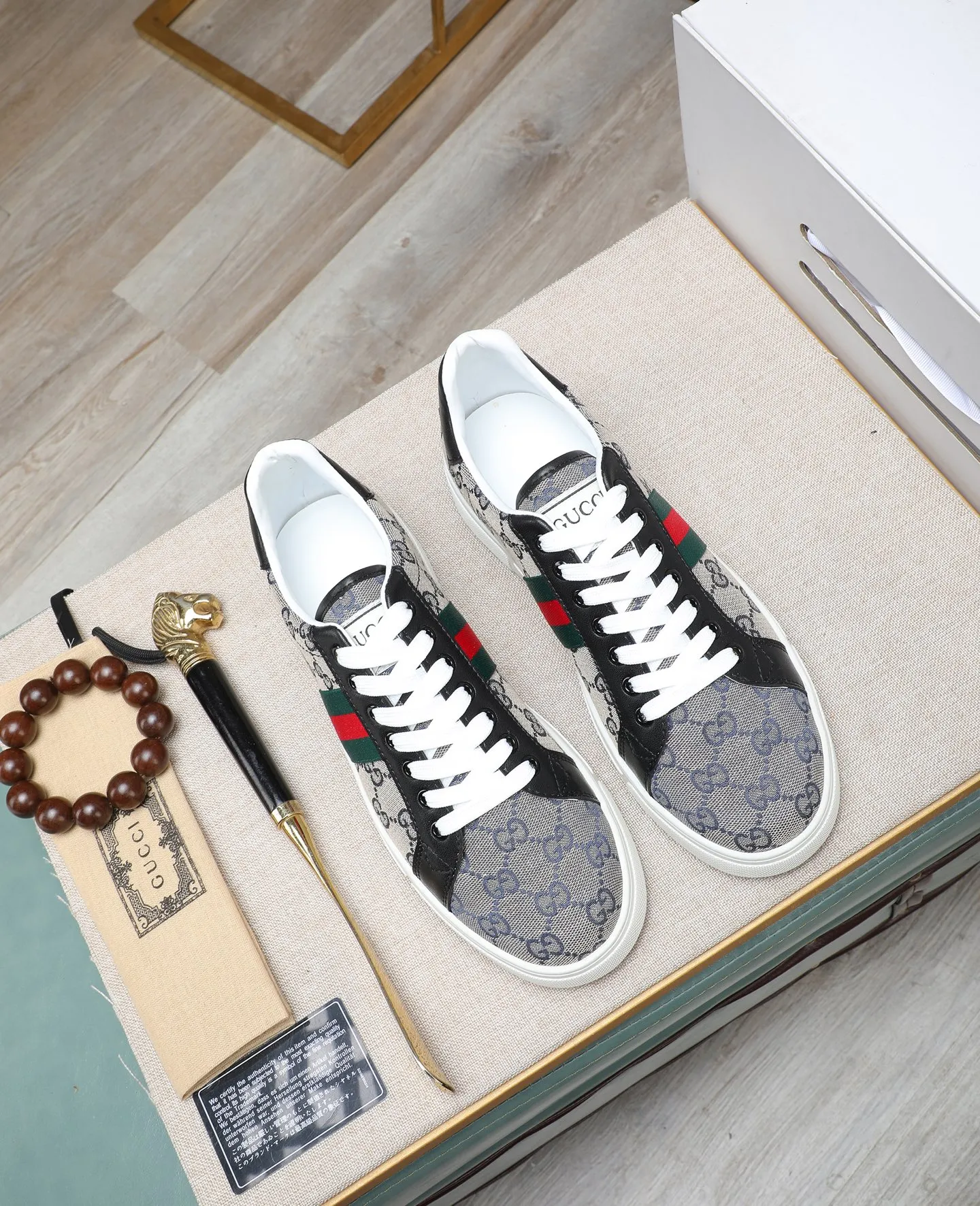 Men's shoes 💰420 GUCCI🔍🔍The latest model is available at the counter simultaneously. Original calfskin imported from Italy, genuine leather lining, (high-end, extravagant and classy) with exquisite workmanship. Sole: Original sole provided by the original factory. ⚠Exclusive double-layer movable molded sole is super comfortable⚠. Photographed in real life. 🎬The real thing is better. 🔍🔍"High quality·Follow the order" code number 38-44